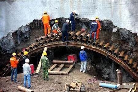 舒兰隧道钢花管支护案例